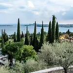 Sonia Studio-pool&balcony Near Vittoriale - Happy Διαμέρισμα