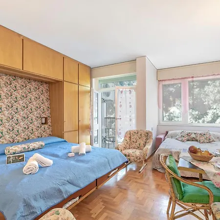 Sonia Studio-pool&balcony Near Vittoriale - Happy Διαμέρισμα *