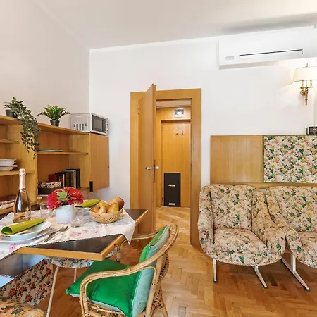 Διαμέρισμα Sonia Studio-pool&balcony Near Vittoriale - Happy Gardone Riviera