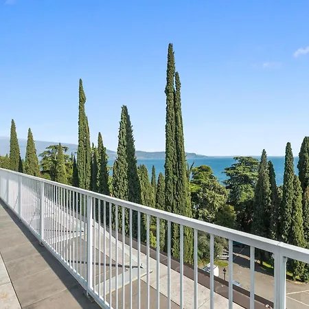 Sonia Studio-pool&balcony Near Vittoriale - Happy