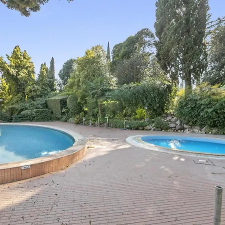 Sonia Sweet With Shared Pool - Happy Apartment *