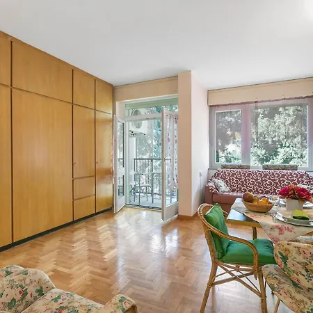 Sonia Sweet With Shared Pool - Happy Apartment